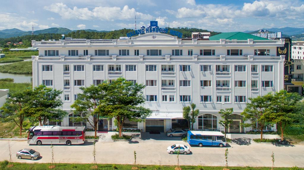 Hạ Long Harbour Hotel ****