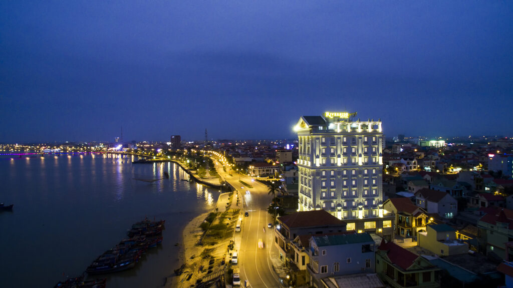 RIVERSIDE-HOTEL-quang-binh