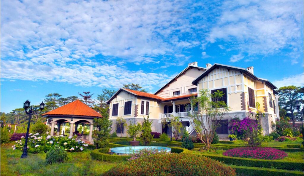 Đà Lạt Cadasa Resort 3 sao – Khu nghỉ dưỡng biệt thự cổ Đà Lạt có gì