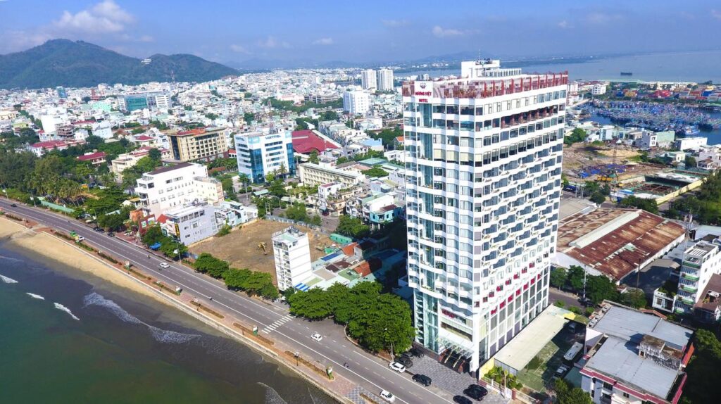 huong-viet-hotel-quy-nhon-gia-bao-nhieu