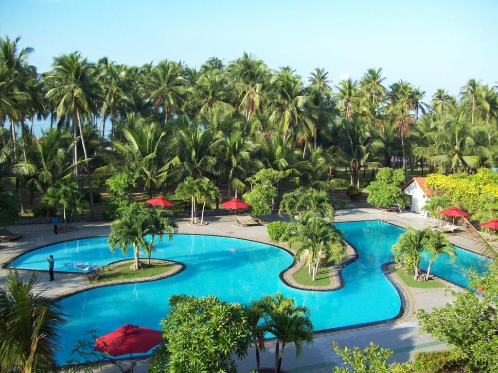 Mũi Né De Century Beach Resort & Spa 4*