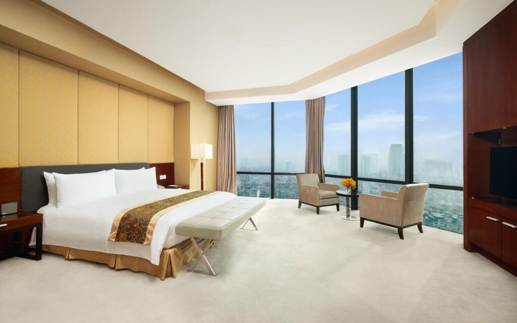 Crowne-Plaza-Hanoi-2