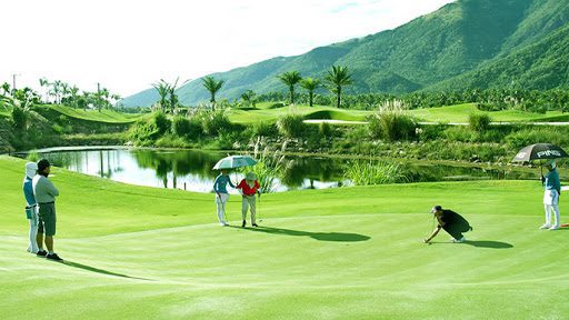 Bảng giá dịch vụ sân golf Diamond Bay Golf & Villas