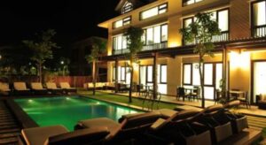 Kosmos villa Phú Quốc (9+ 9 phòng ngủ cho 18+ 18 khách), gần biển (Bãi Trường), có hồ bơi riêng