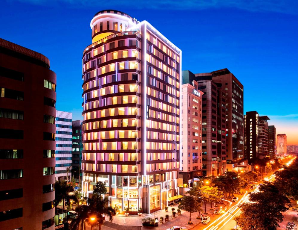 Giới thiệu khách sạn Novotel Suites Hà Nội 4 sao