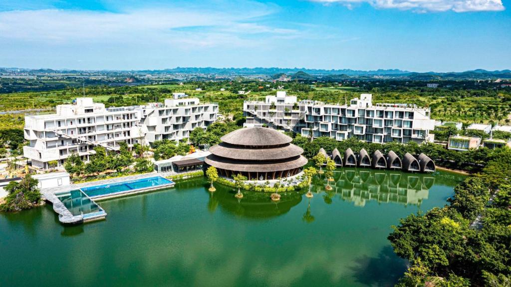 Vedana Resort Cúc Phương, Ninh Bình 5 sao- khu nghỉ dưỡng có tắm khoáng nóng mới khai trương