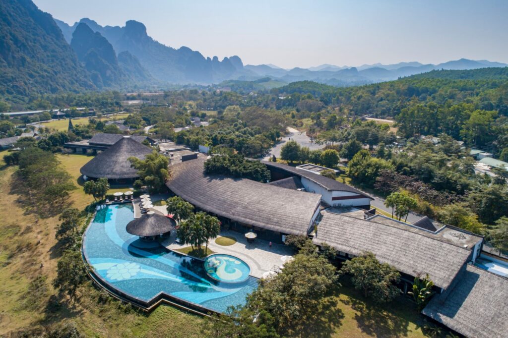 Các resort ở gần Hà Nội (Kim Bôi, Thanh Thuỷ,..) có tắm bùn, khoáng nóng, onsen tốt nhất