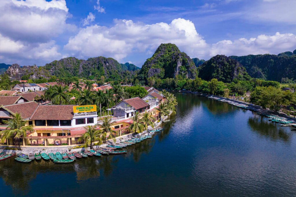 Emeralda Resort Tam Cốc Ninh Bình (5 sao) mới khai trương