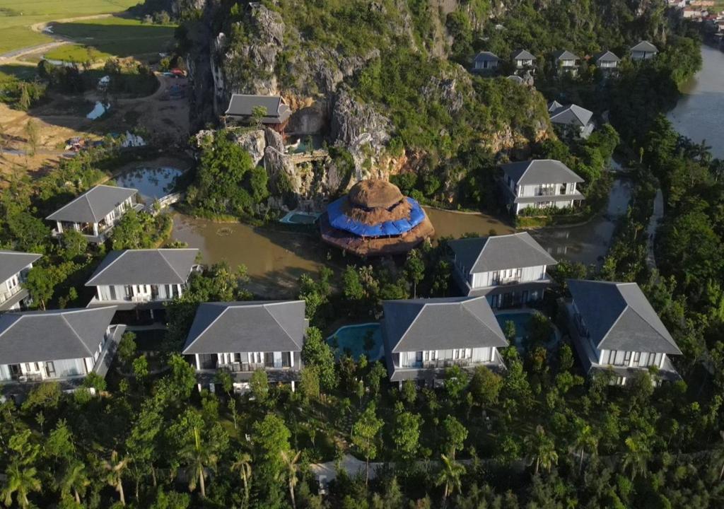 Minawa Kenhga Resort Ninh Bình tắm khoáng nóng mới khai trương ở đâu, có gì, giá phòng bao nhiêu