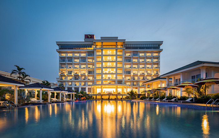 Top 4 khách sạn, resort 4-5-6* ở Quảng Bình có vị trí thuận tiện nhất