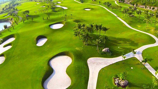 Sân Golf Diamond Bay Nha Trang đẳng cấp