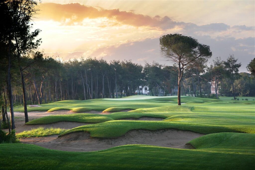 Sân gôn Montgomerie Golf Links Đà Nẵng – Địa chỉ, số điện thoại